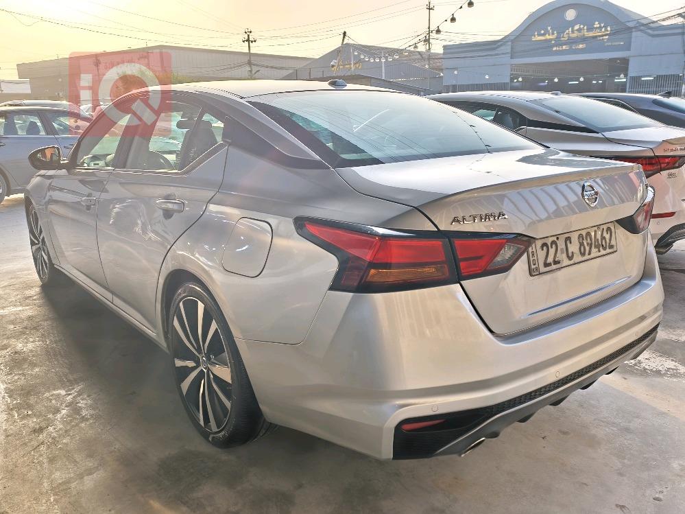 نیسان ئەلتیما